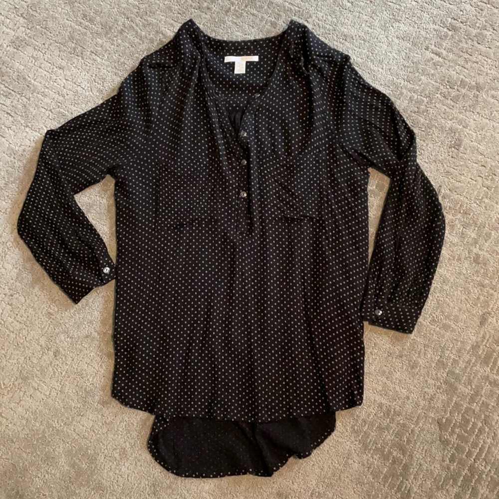 Cute black blouse with tan dots.